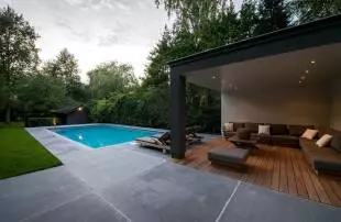 XL-style van Ebema_Stone&Style - Luxury Gardens Magazine voorjaar 2023