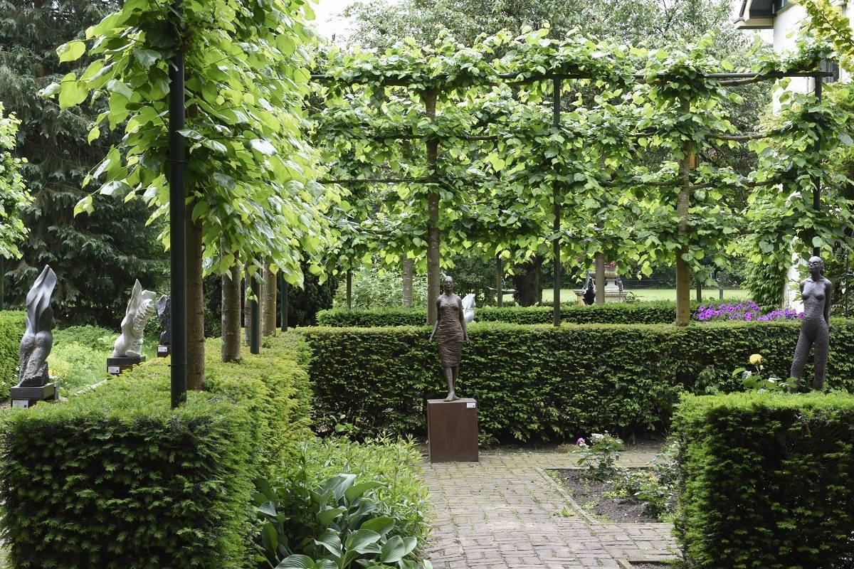 Kunstgalerie & Beeldentuin Oudenhove - Luxury Gardens Magazine voorjaar 2023