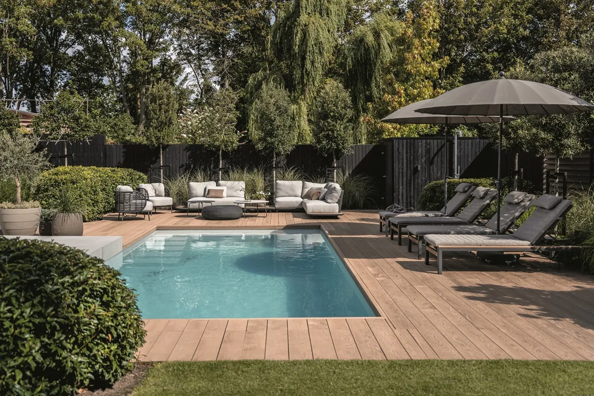 Linda Exclusieve tuinen Het Communicatiemeisje- Luxury Gardens Platform 4