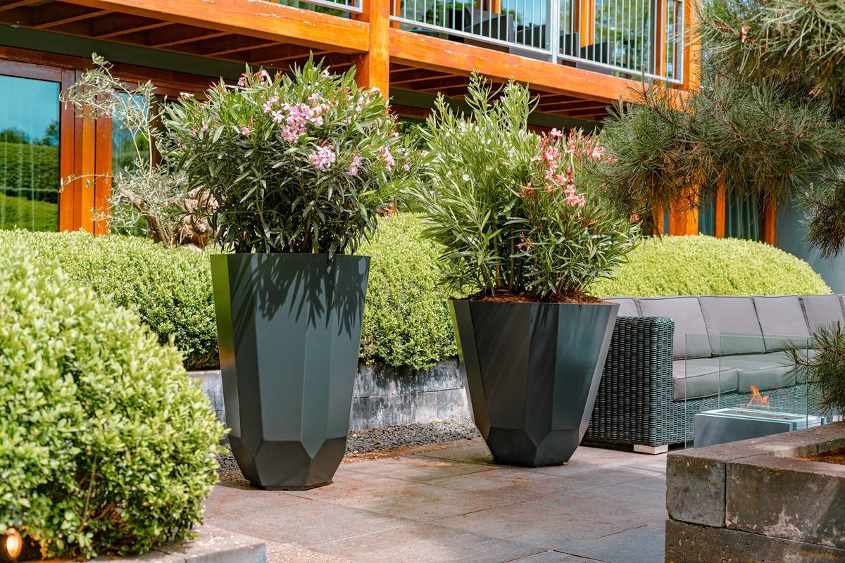 Facet plantenbak - Adezz - Luxury Gardens Magazine