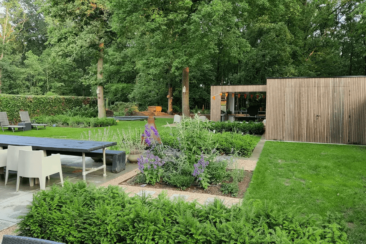 Bindels Buiten Beleving - tuin in bosrijke omgeving - Luxury Gardens Platform 1