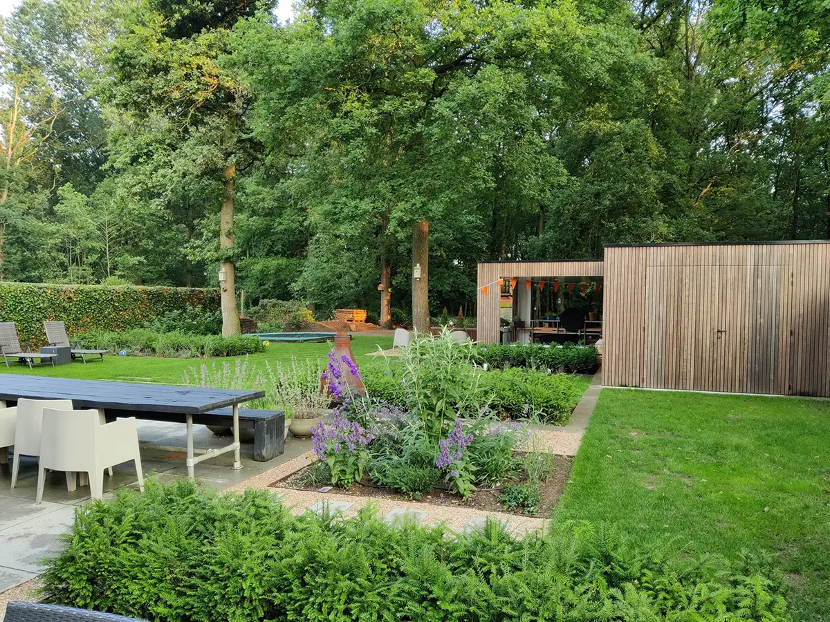 Bindels Buiten Beleving - tuin in bosrijke omgeving - Luxury Gardens Platform 1