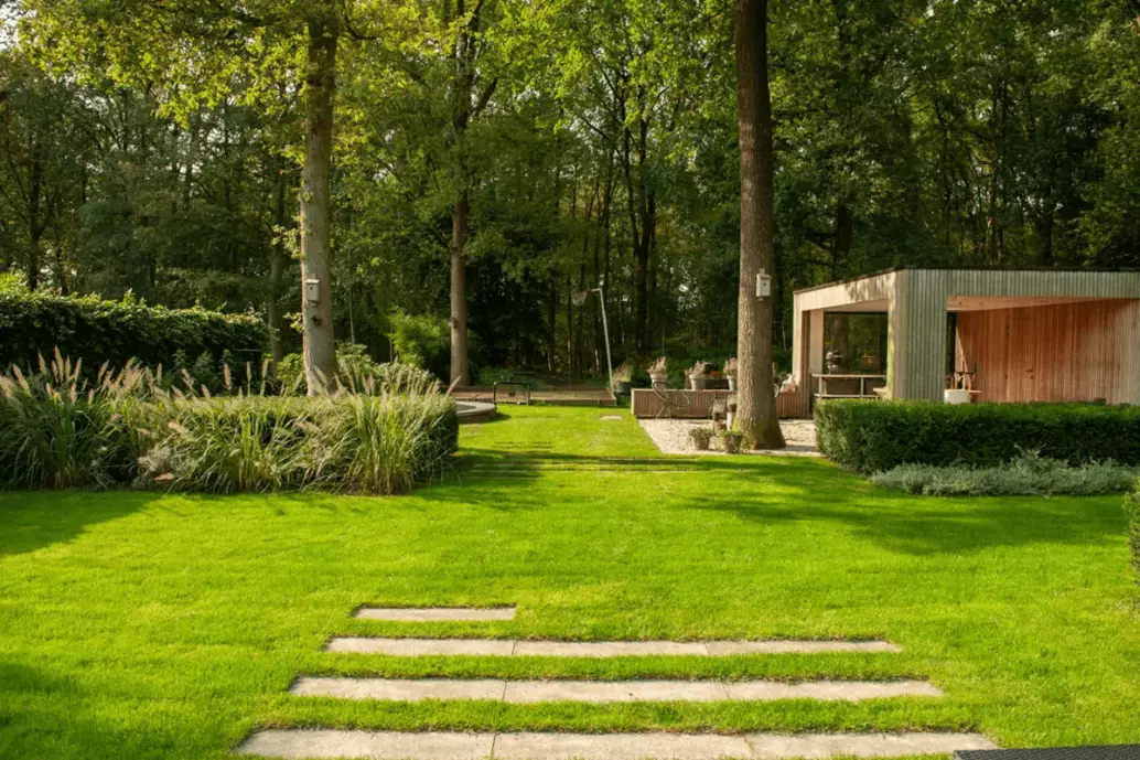 Bindels Buiten Beleving - tuin in bosrijke omgeving - Luxury Gardens Platform 3