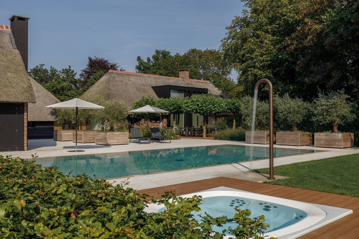 Michel Verhoeven Tuinarchitect - VSB Wellness - Luxury Gardens Magazine 1
