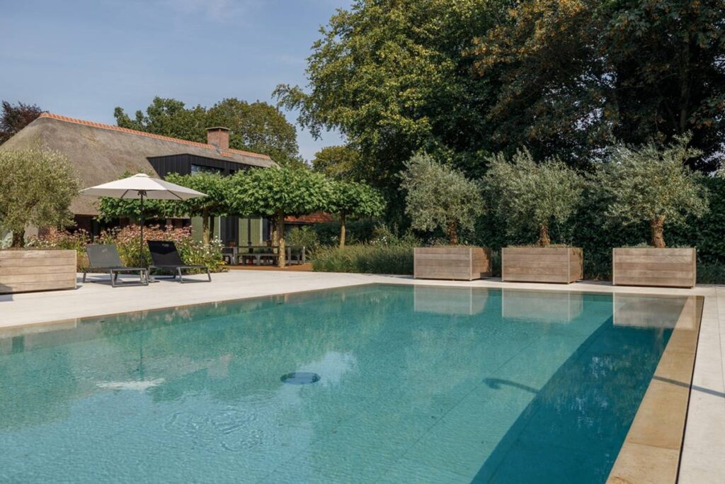 Michel Verhoeven Tuinarchitect - VSB Wellness - Luxury Gardens Magazine 6