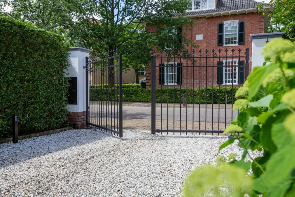 DJS Hekwerken - Klassieke Poort - Luxury Gardens Platform 