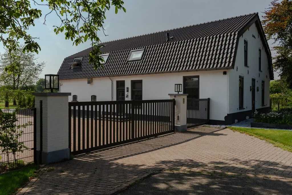 DJS Hekwerken - Landelijke poort - Luxury Gardens Platform 1