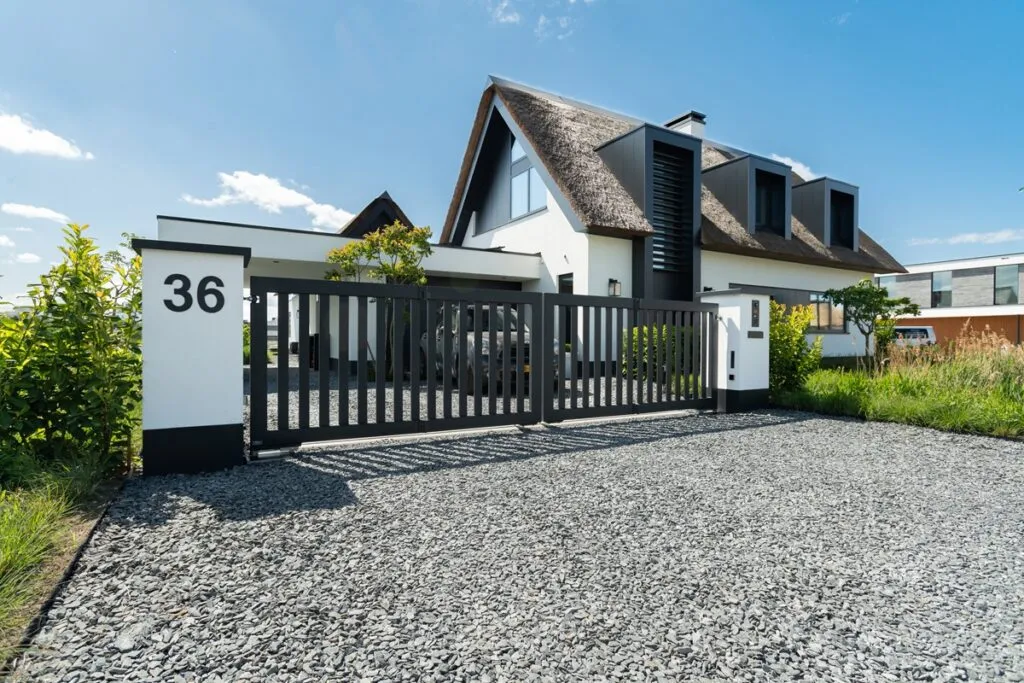 DJS Hekwerken - Landelijke poort - Luxury Gardens Platform 