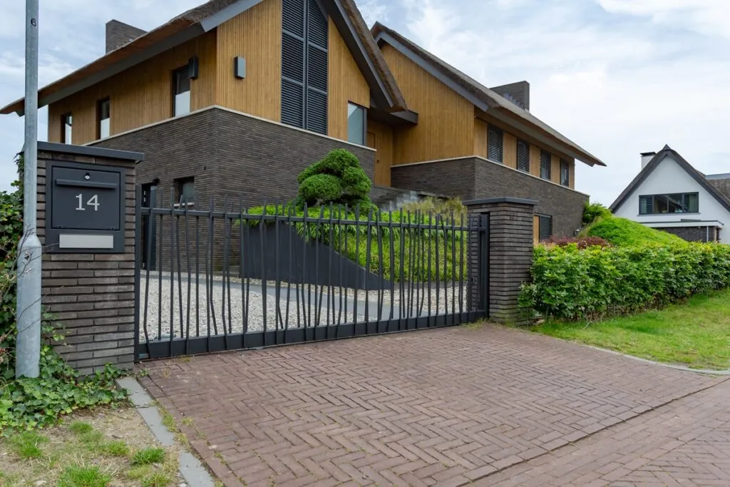 DJS Hekwerken - Luxury Gardens Platform 