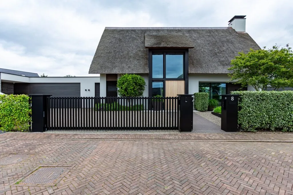 DJS Hekwerken - Tijdloze poorten - Luxury Gardens Platform 4