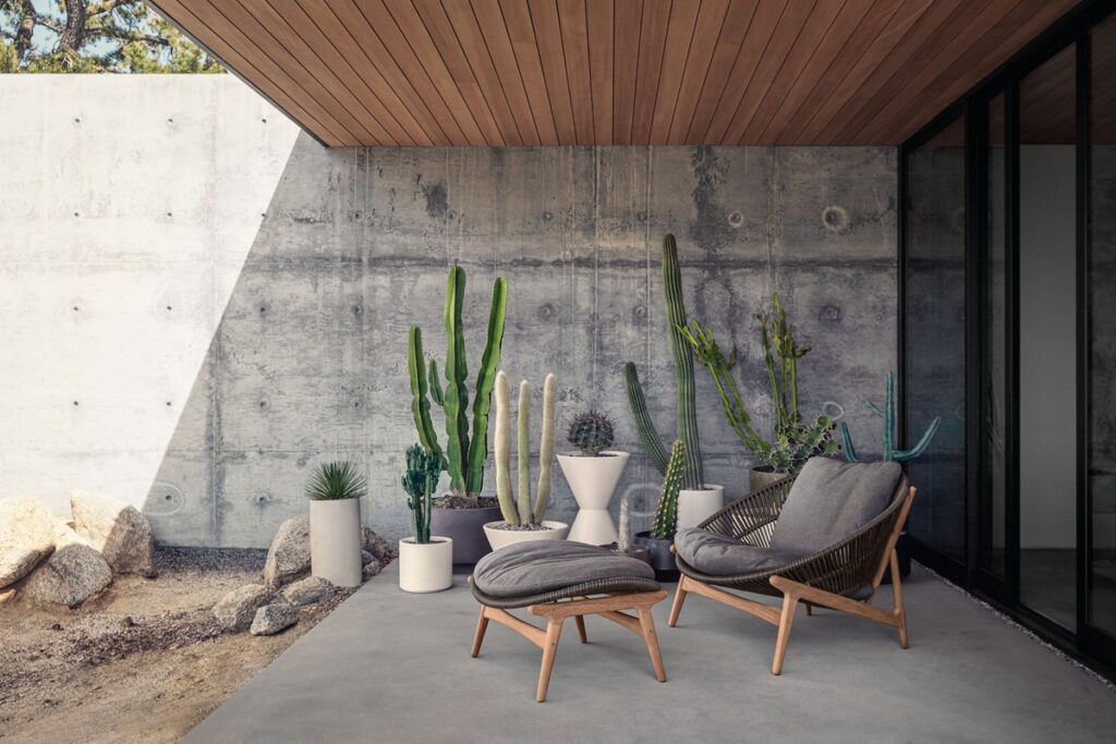 Gloster Bora Lounge Chair & Ottoman - Luxury Gardens Magazine