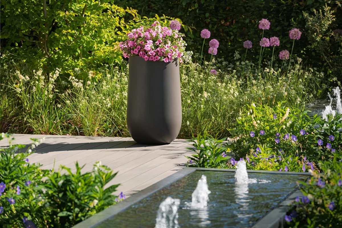 ADEZZ LORA plantenbak - Luxury Gardens Magazine