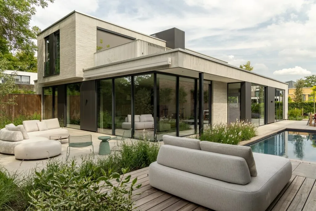 Buro Steef -tuinontwerper Karin van den Hoven - Luxury Gardens 8 - Najaar 2025 4