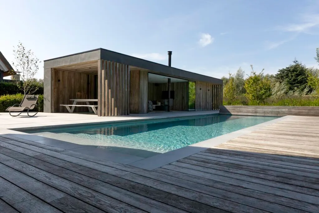 Biotop natuurzwembaden staan voor puur zwemplezier in natuurlijk water Biotop Rob Bakker - Luxury Gardens Magazine