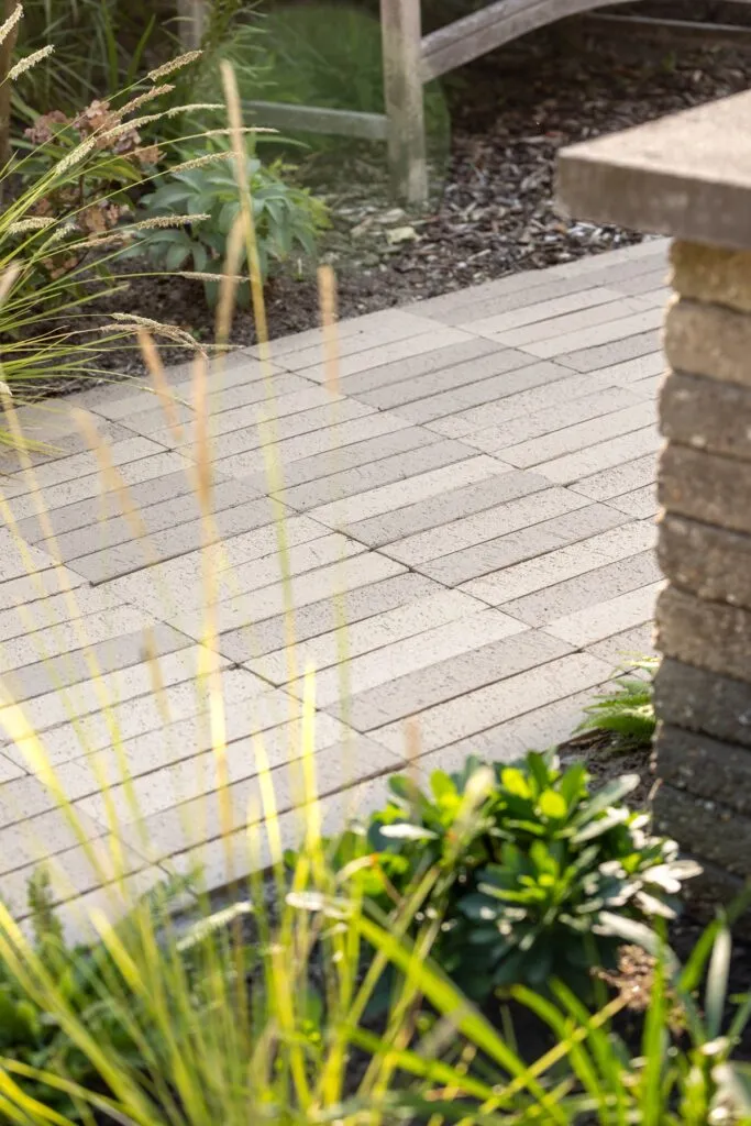 Galaton - Klinkers van FORMAAT - Luxury Gardens Magazine 2