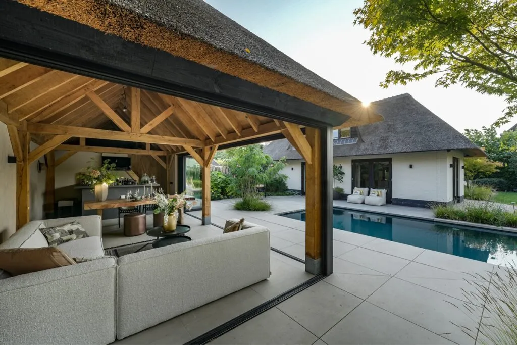 Meker Tuinen - Heeren van Eijck poolhouse - Robert Koelewijn Fotografie - Luxury Gardens Magazine 1