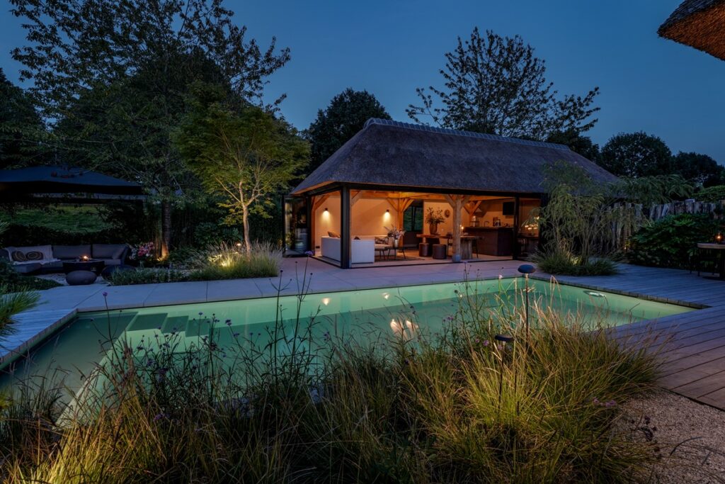Meker Tuinen - Heeren van Eijck poolhouse - Robert Koelewijn Fotografie - Luxury Gardens Magazine 7