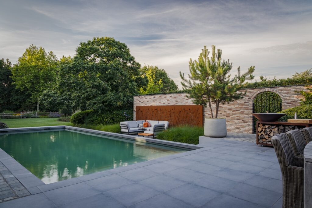 ROMFIX - Jansen Hoveniers - Luxury Gardens Platform 4