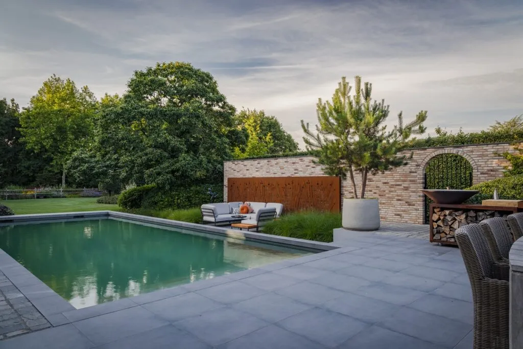 ROMFIX - Jansen Hoveniers - Luxury Gardens Platform 4
