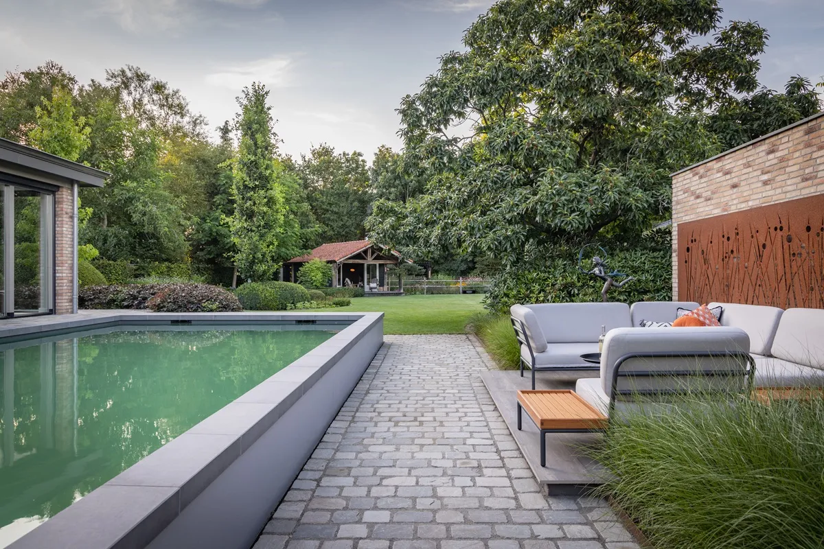 ROMFIX - Jansen Hoveniers - Luxury Gardens Platform 8