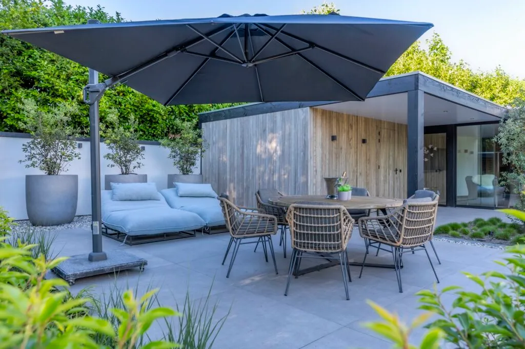 Roald Tuindesign - Byzonder Buyten - Foto Philip Paleewong - Luxury Gardens Magazine 2