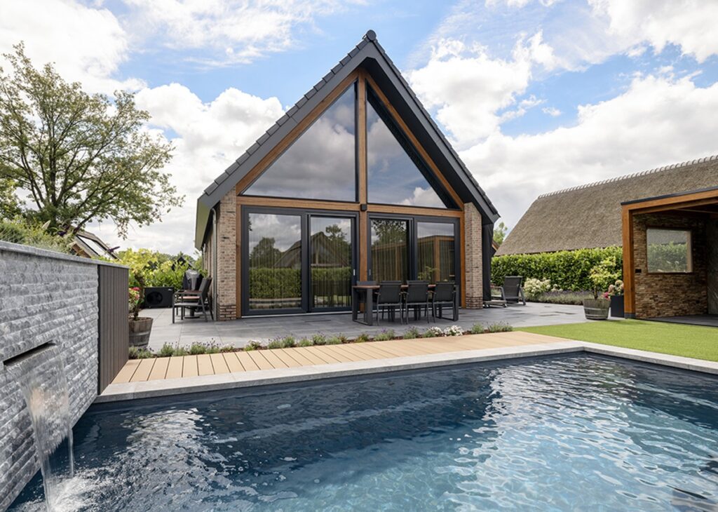 Aqua Nova 62 Plunge Pools - Compass Pools - Luxury Gardens Platform 4