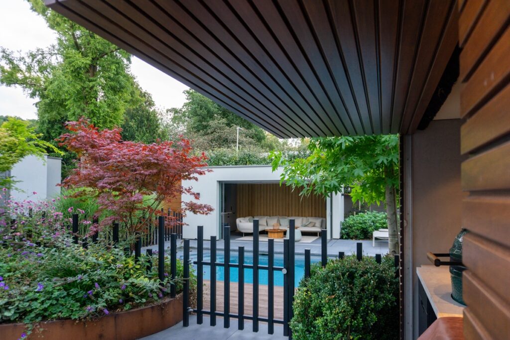 Bunt Hoveniers - Luxury Gardens Magazine 8 - Najaar 202510