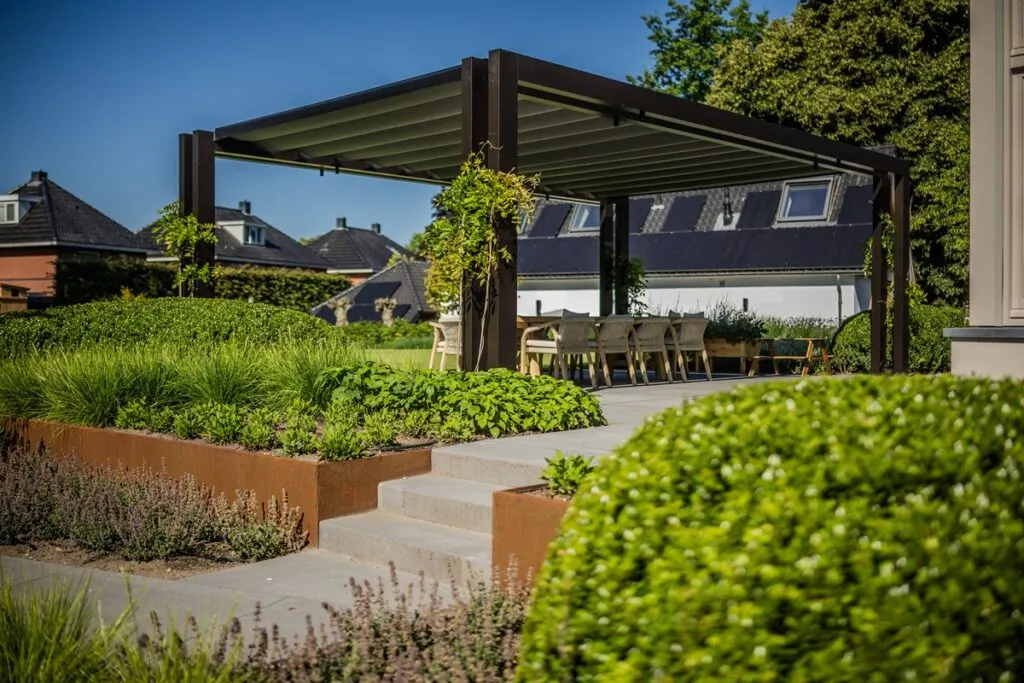 Hoveniersbedrijf Evink - foto Huib Noordzij - Luxury Gardens Magazine 1