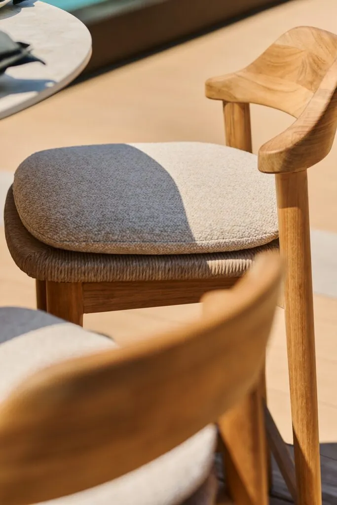 Pemba-Sorolo-SUNS-Lowbarchair - Luxury Gardens Magazine