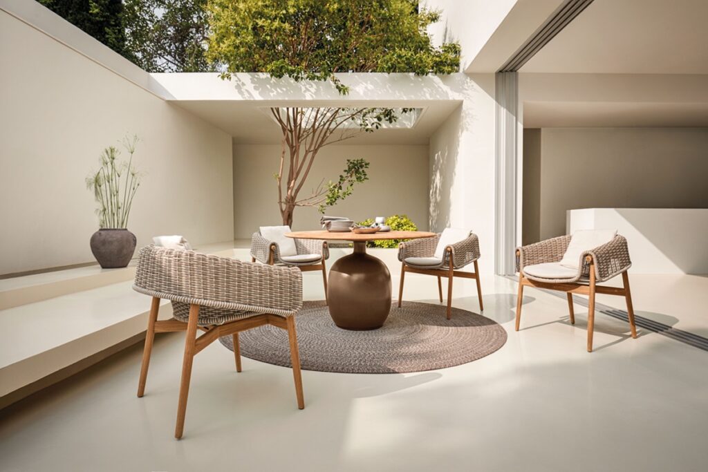 Gloster Wrap & Kasha dining - Luxury Gardens Magazine