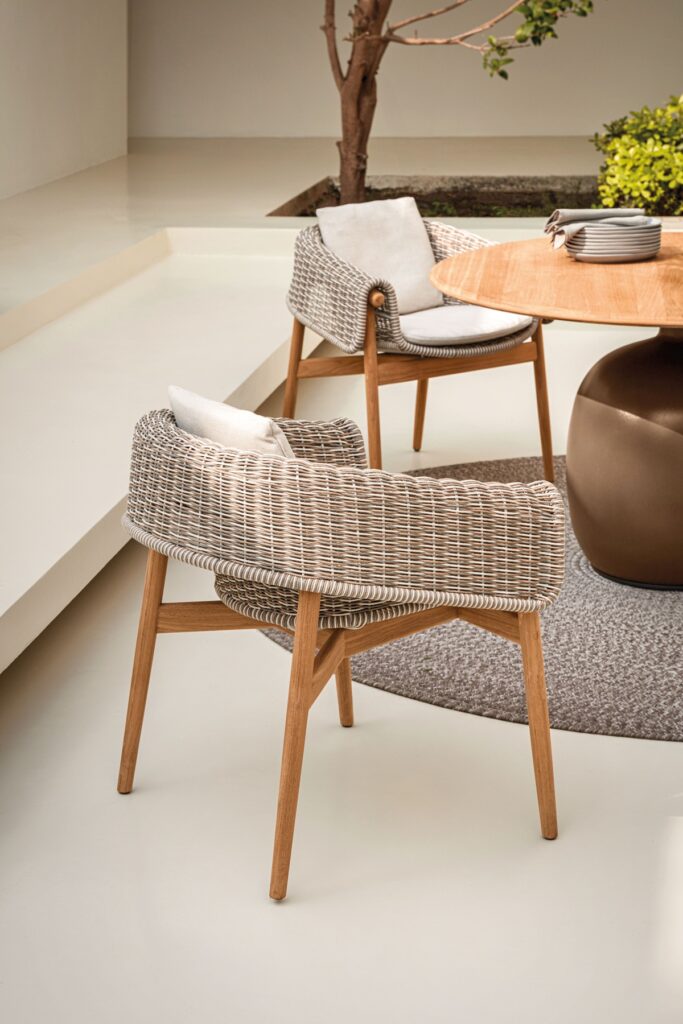 Gloster Wrap & Kasha dining - Luxury Gardens Magazine