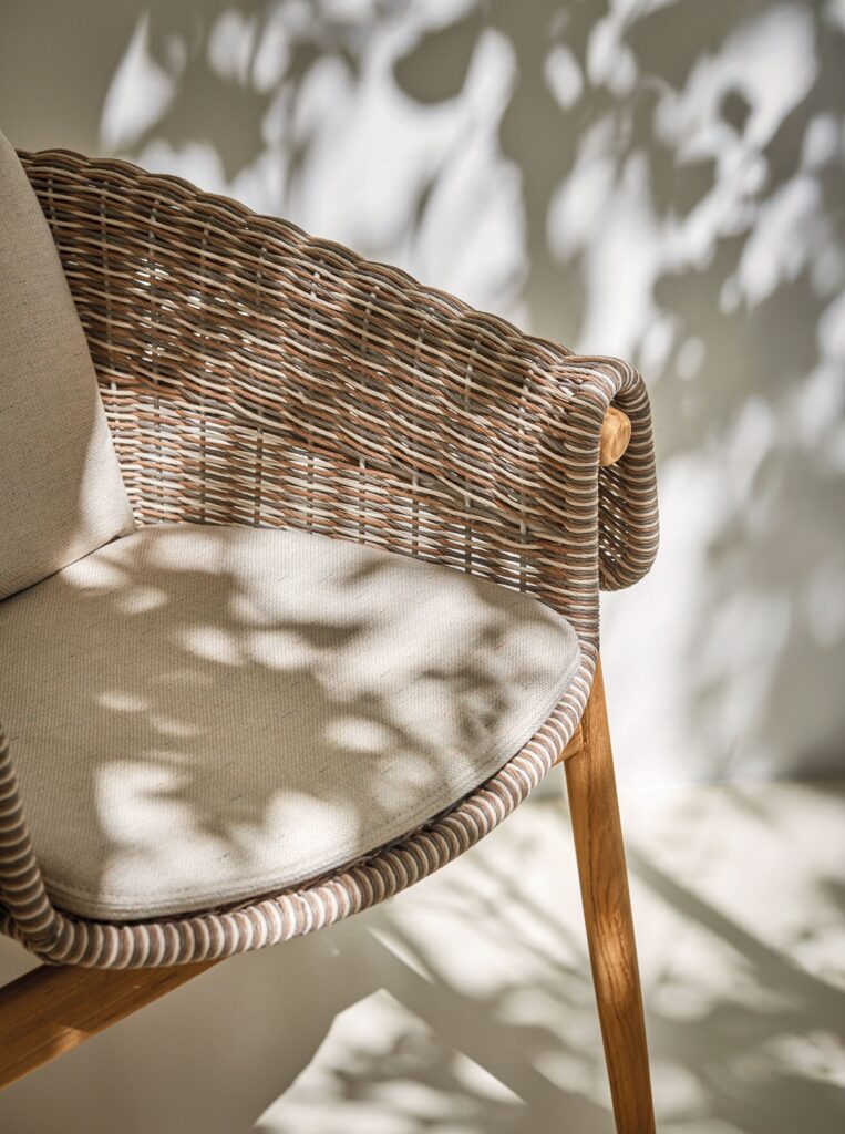 Gloster Wrap & Kasha dining - Luxury Gardens Magazine