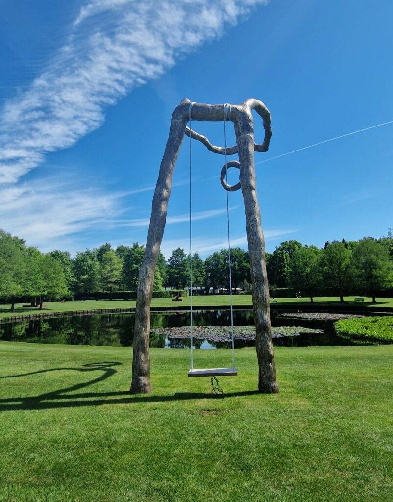 Big Art Garden - Luxury Gardens Magazine