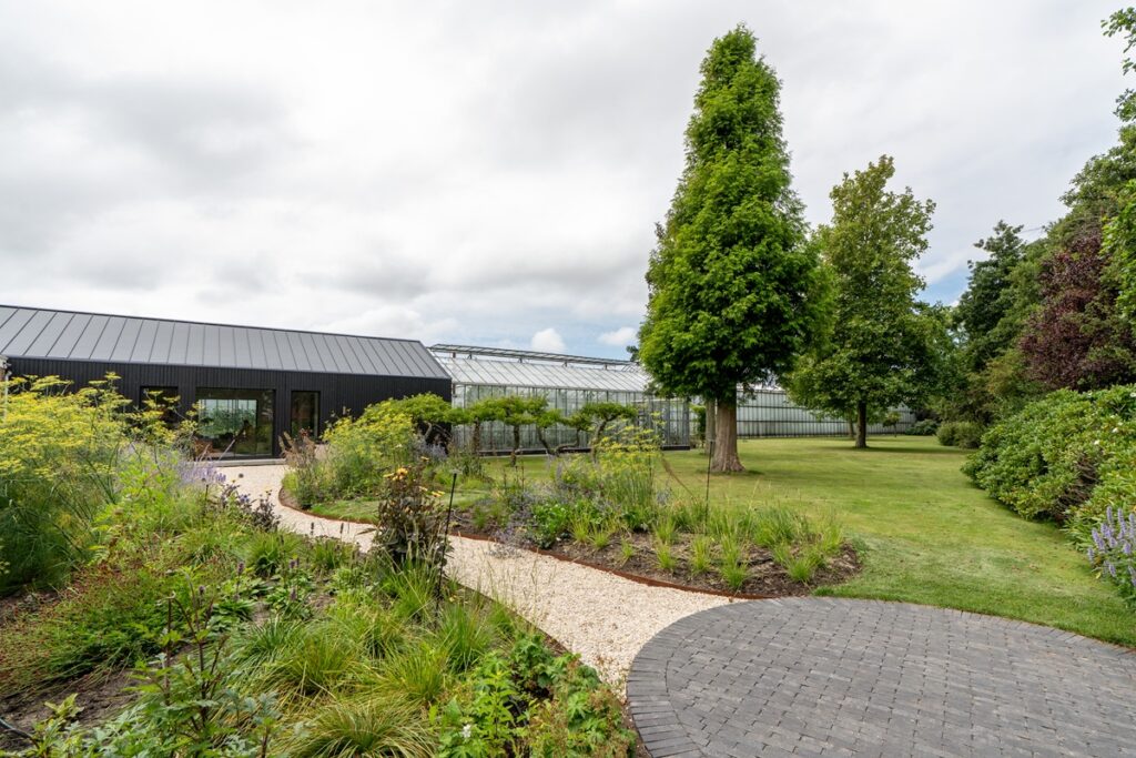 Silvio Vermeer Studio - Luxury Gardens Magazine