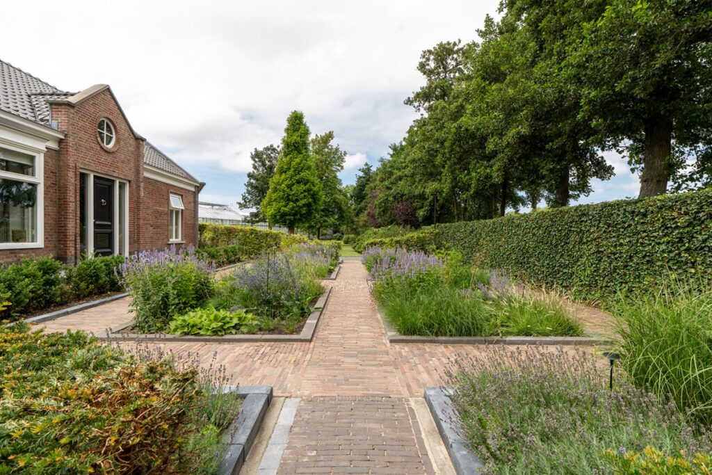 Silvio Vermeer Studio - Luxury Gardens Magazine 2