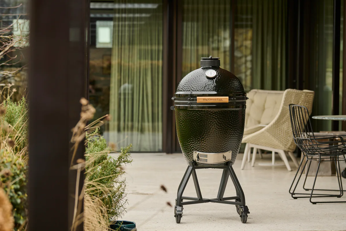 Big Green Egg -The Onyx - Luxury Gardens Magazine