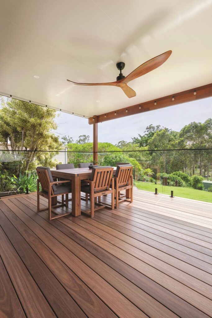 Luxe terras met diningset