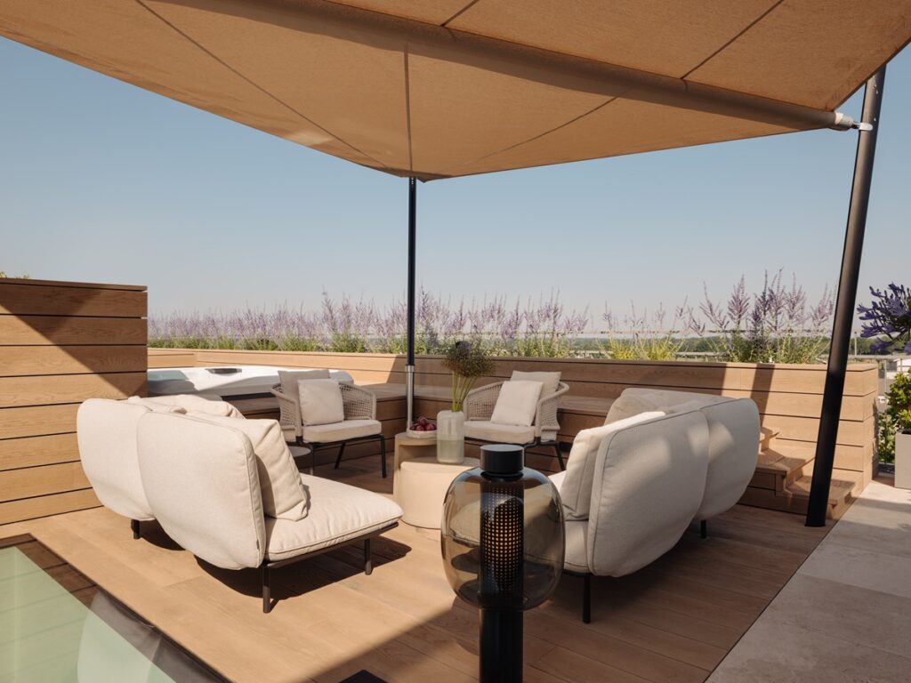 Luxe dakterras met loungeset